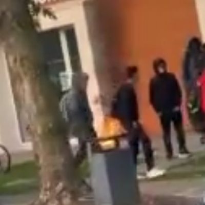 Tensione all’Itis di Borgomanero: protesta con rifiuti a fuoco