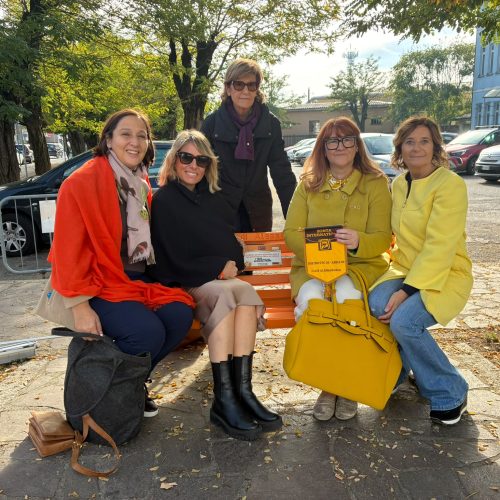 A Spinetta inaugurate le Panchine del Rispetto: l’iniziativa dello Zonta Club contro la violenza sulle donne