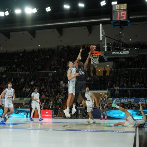 Bertram Derthona, rimonta a metà: Napoli vince alla Nova Arena a fil di sirena