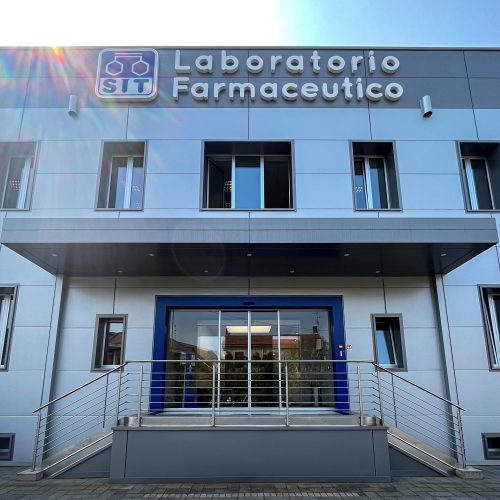 SIT Pharma svela il dietro le quinte dei farmaci: una docuserie racconta la produzione, dalla materia prima alla farmacia