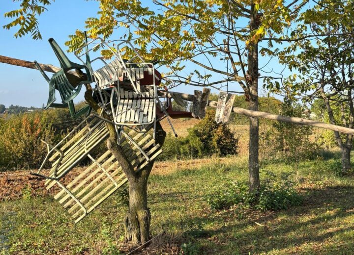 A Rivarone atti vandalici nell’area panoramica il “Cornicione”