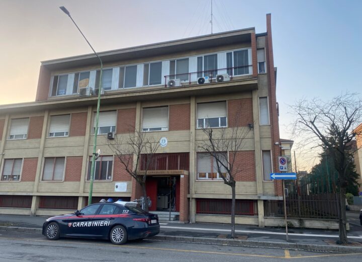 Notte di terrore per vittima di uno stalker: lui rompe finestra ed entra in casa