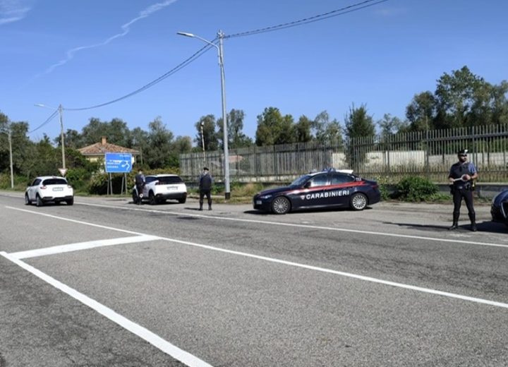 Controlli dei Carabinieri di Vigevano durante la festa patronale: oltre 300 persone identificate e tre denunciati