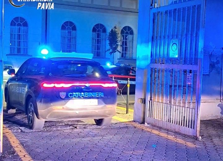 Ignora il divieto di avvicinamento e aggredisce l’ex fidanzata: arrestato 24enne