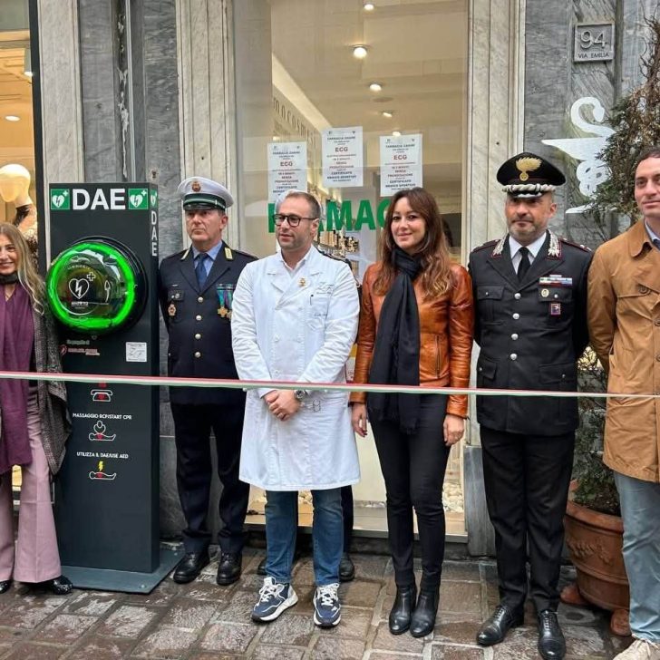 A Voghera inaugurato il ventesimo defibrillatore: nuovo presidio salvavita in via Emilia