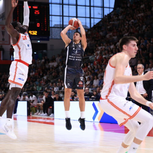 Bertram Derthona lotta fino alla fine ma non basta: al PalaBigi vince Reggio Emilia