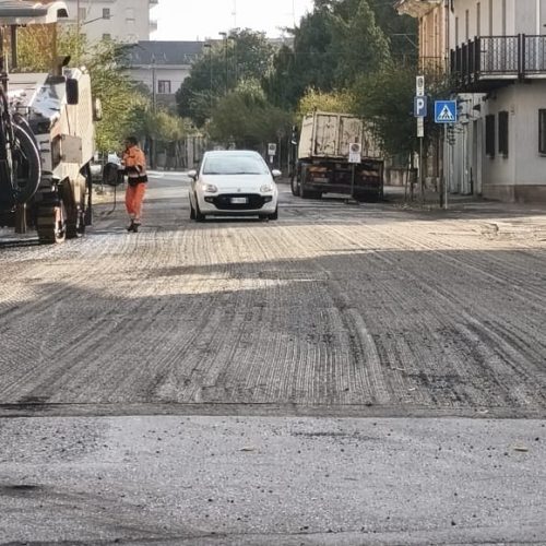 Ripristino dell’asfalto in corso Matteotti a Valenza, sindaco: “Sarà rifatto su entrambe le carreggiate”