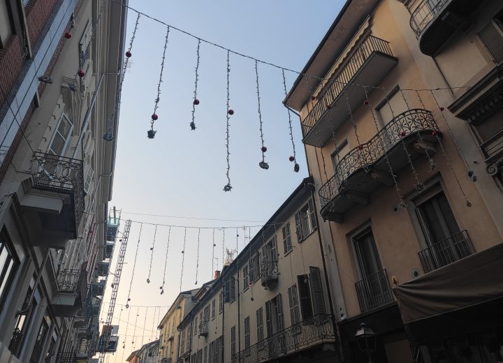 Verso il Natale ad Alessandria: già installate le luminarie. Sì alla ruota, no alla pista di pattinaggio