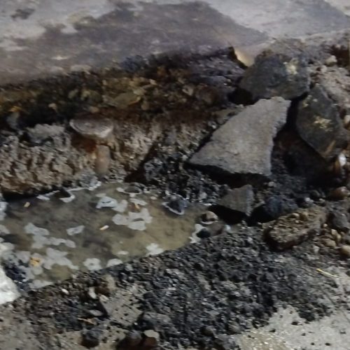 Perdita della rete idrica in lungo Tanaro San Martino ad Alessandria: al lavoro Sogeri e i Vigili del Fuoco