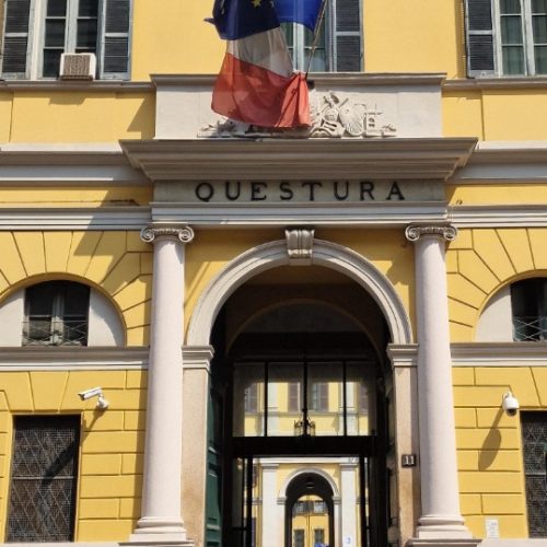 Furti in abitazioni e negozi tra Lombardia e Veneto: quattro arresti nelle province di Milano, Monza e Vercelli