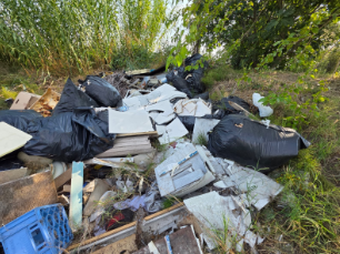 Ammasso di rifiuti a Casale: trovato l’autore dell’abbandono