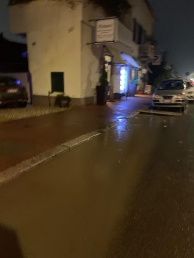 Maltempo: a Spinetta uscito il rio Lovassina in via Genova. Protezione Civile e Polizia Locale al lavoro