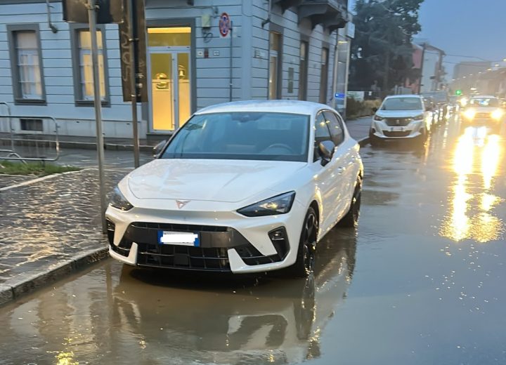 Maltempo: a Spinetta uscito il rio Lovassina in via Genova. Centro di Protezione Civile attivo tutta la notte