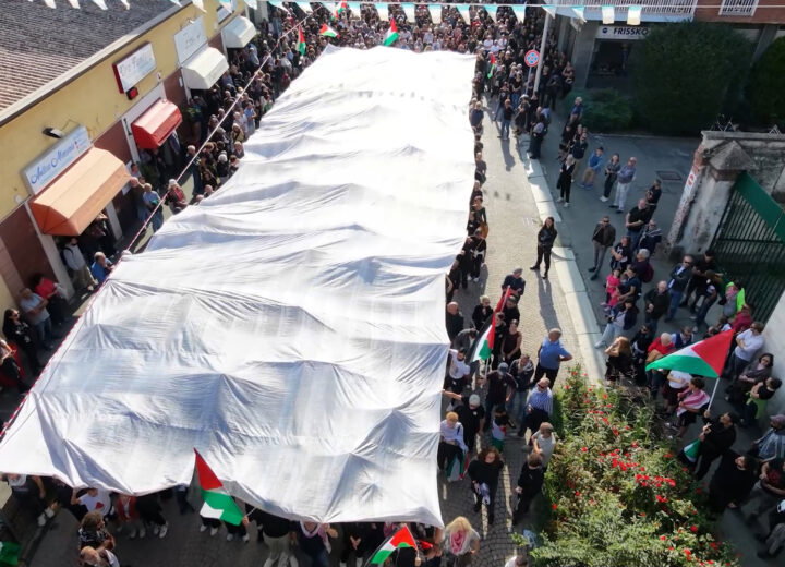 Il Sudario di Gaza e le oltre mille persone ad Alessandria nel corteo silenzioso in memoria di 18 mila bambini