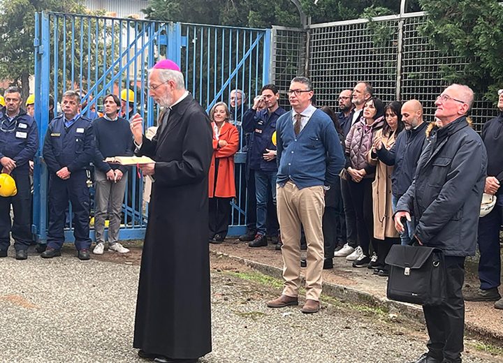 Ex Ilva di Novi Ligure, il vescovo Marini scrive ai lavoratori: “Non siete soli, serve un’alternativa alla chiusura”